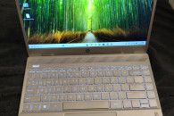 Laptop HP Pavilion 13 i5-1035G1 podświetl klawi