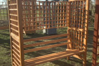 Pergola z ławką. Ławka ogrodowa.